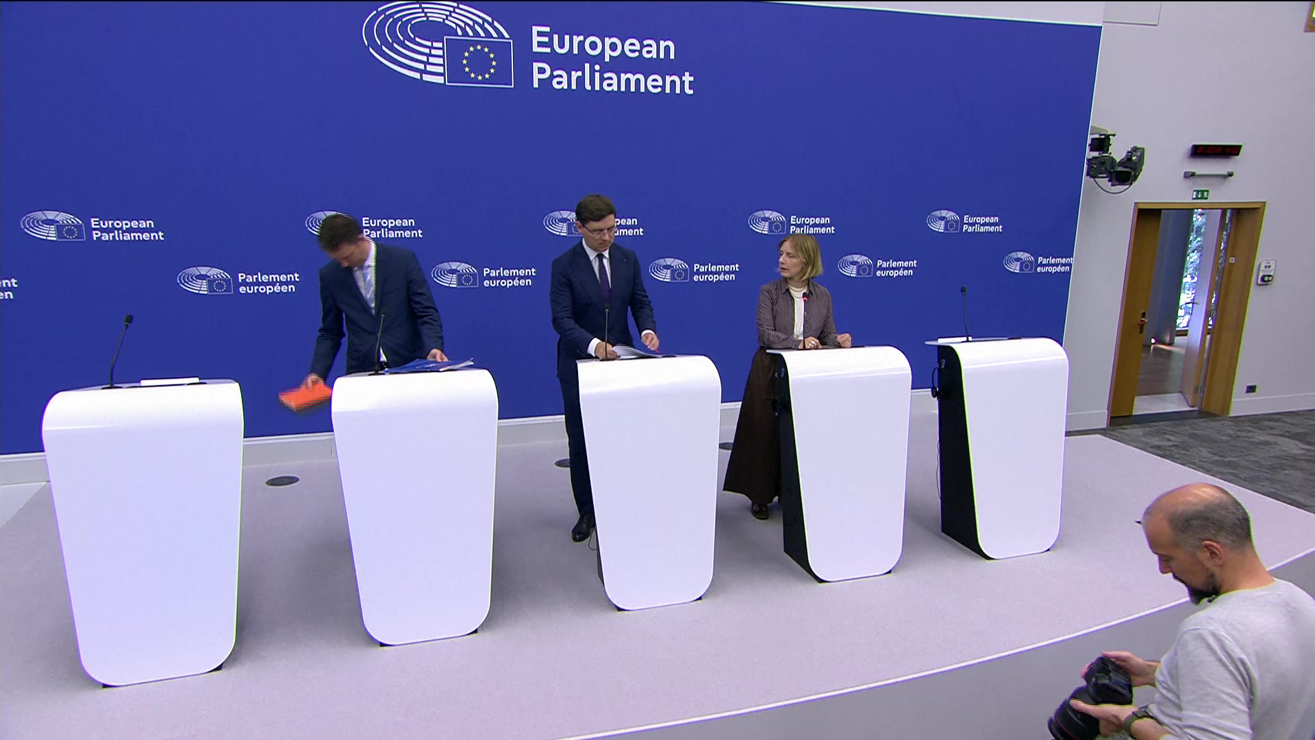Press conference by Victor NEGRESCU (S&D, RO) and Siegfried MUREŞAN (EPP, RO), co-rapporteurs, on the implementation of the Recovery and Resilience Facility